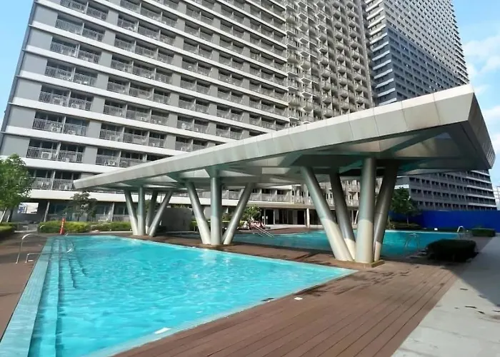 Your Skyline Hideaway 아파트 *